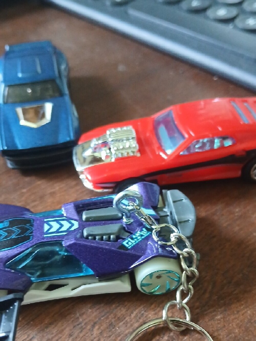 6 Assorted Keychains Race Car Set - Picture 5 of 5